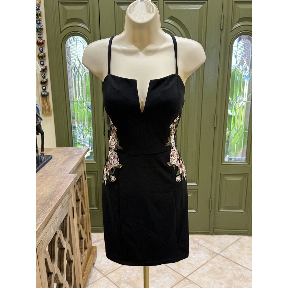 Extraordinary Little Black Dress with Rose Appliqué – Size 11